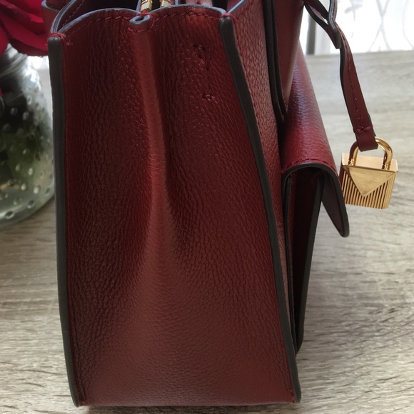 🦚100% Authentic New Michael Kors HandBag Maroon - Picture 4 of 7